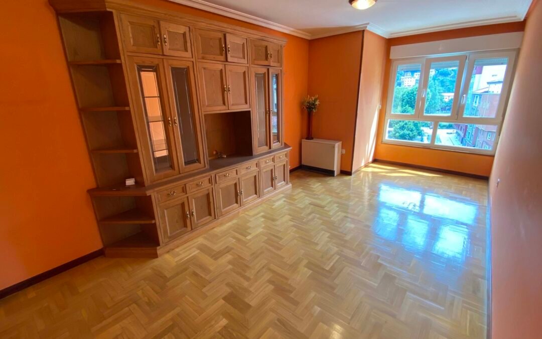 Piso en venta en CL CERVANTES 1, Sama, Langreo