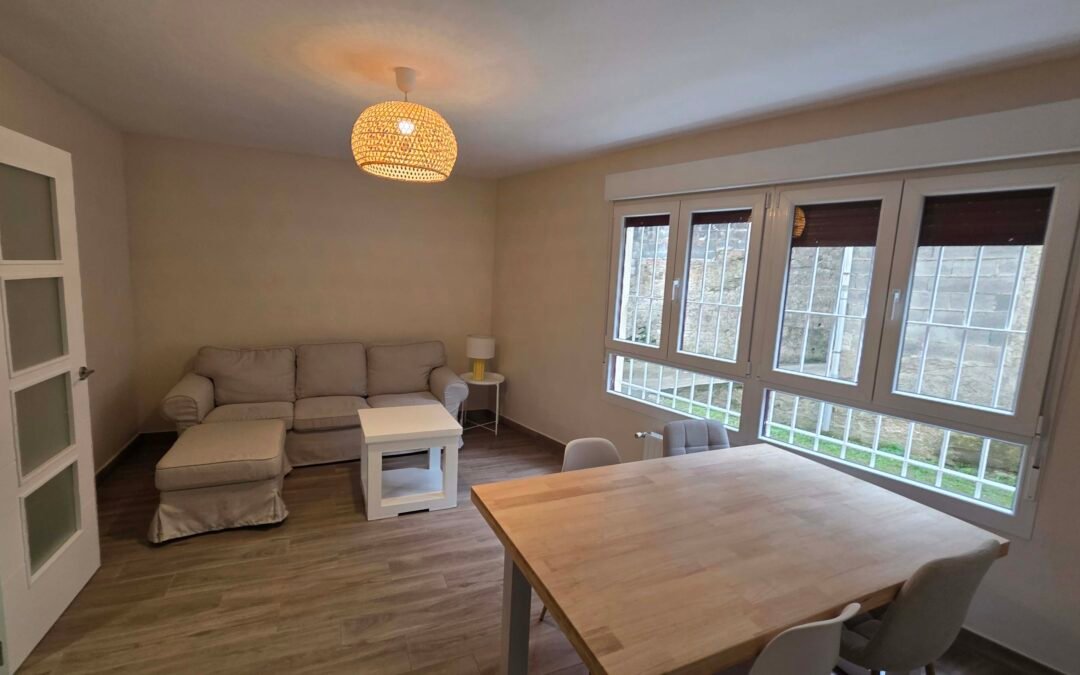 Se alquila piso en Sotrondio, con ascensor y calefaccion.